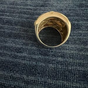 Size 8 mother of pearl and sterling silver ring: a very unique statement piece